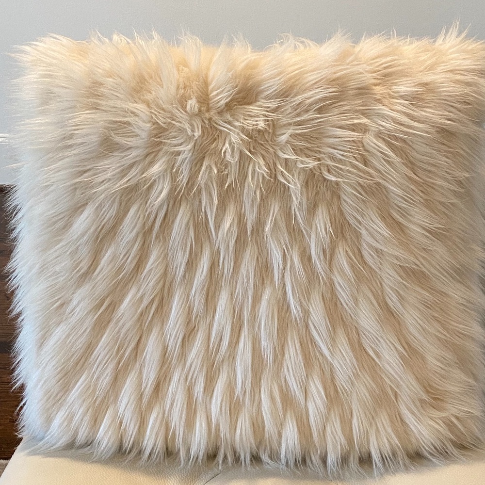 Decorative pillow